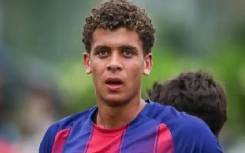 برشلونة يعلن تفعيل بند شراء حمزة عبد الكريم من الأهلى
